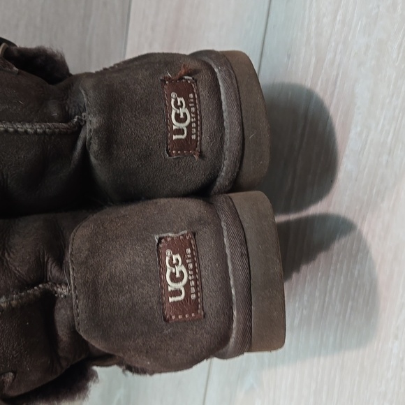 Ugg Australia Women Tall 1873 Leather Triple button Insulated boots shoes 10 - Picture 5 of 15